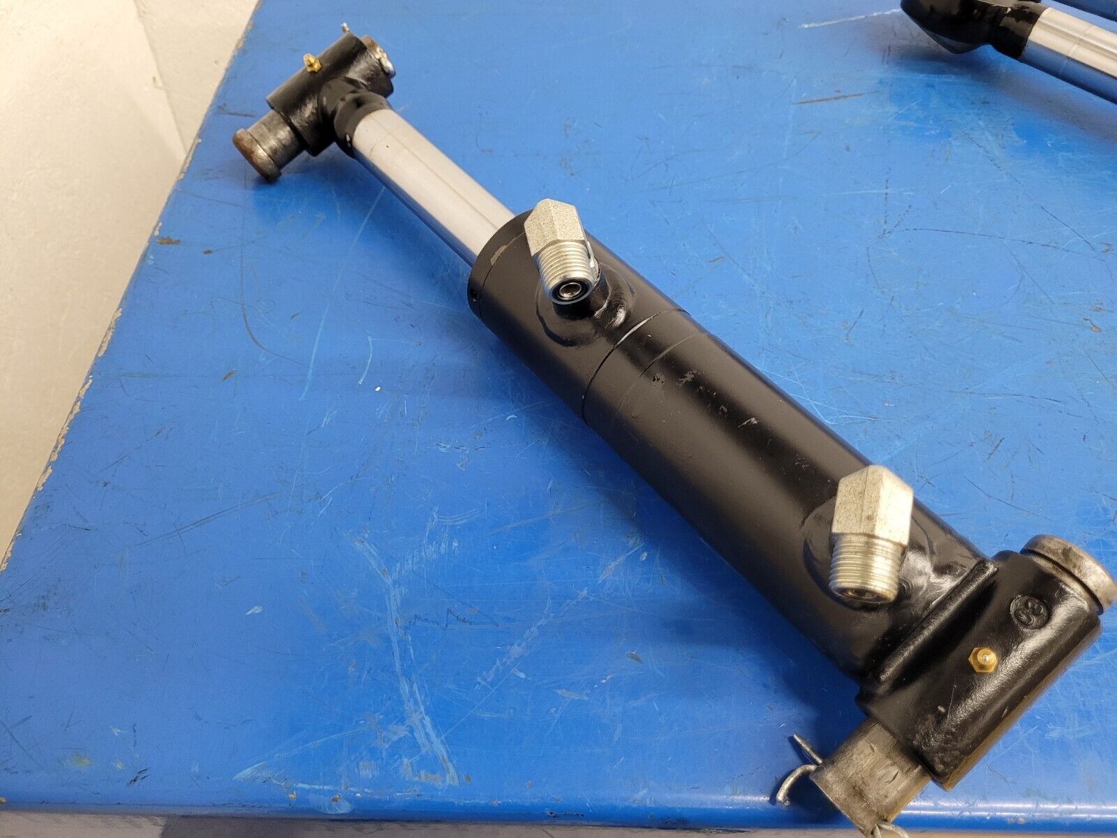 Lot of 3x Hydraulic Cylinders 2500PSI Double Acting 1.25" Rod Surplus Center Etc