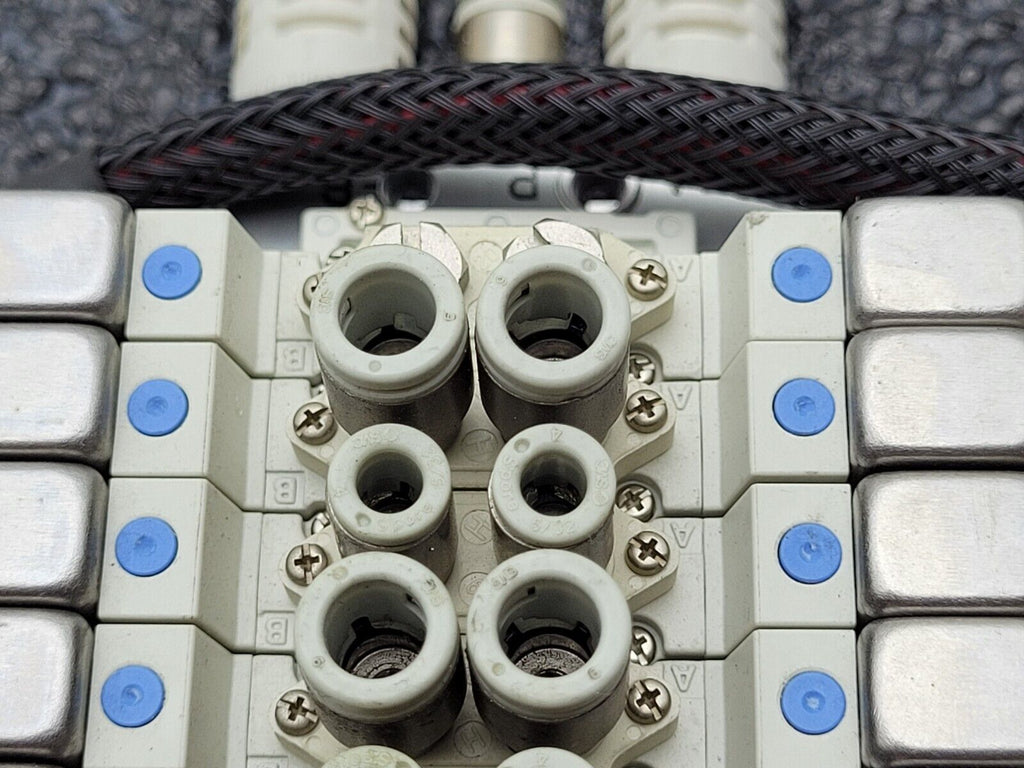 SMC Pneumatic Valve Block Solenoid Manifold 24VDC 6 Valves SY3220-5LOZ-M5 SY3000