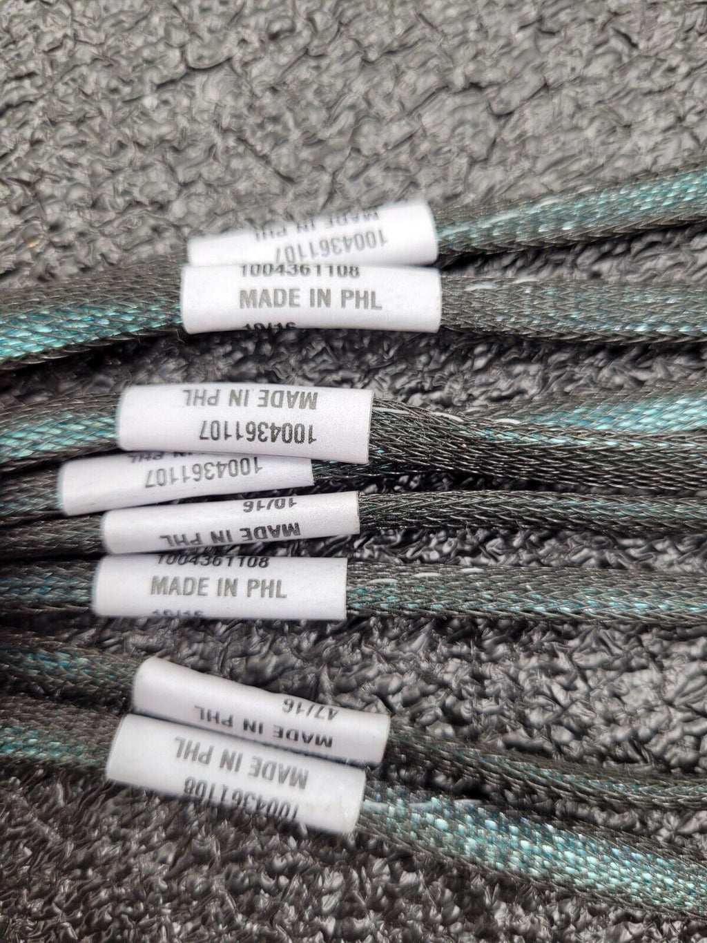 2x SuperMicro Riser Boards and 8x OCuLink Cables AOC-2UR6N4-i4XT and RSC-U2N4-6