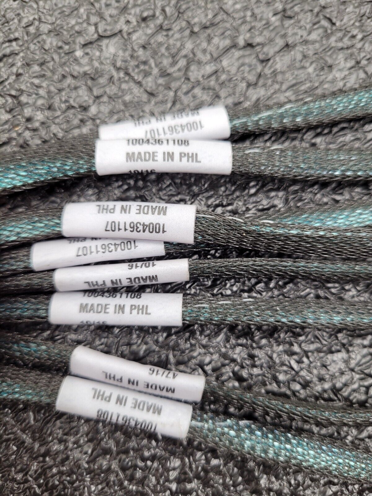 2x SuperMicro Riser Boards and 8x OCuLink Cables AOC-2UR6N4-i4XT and RSC-U2N4-6