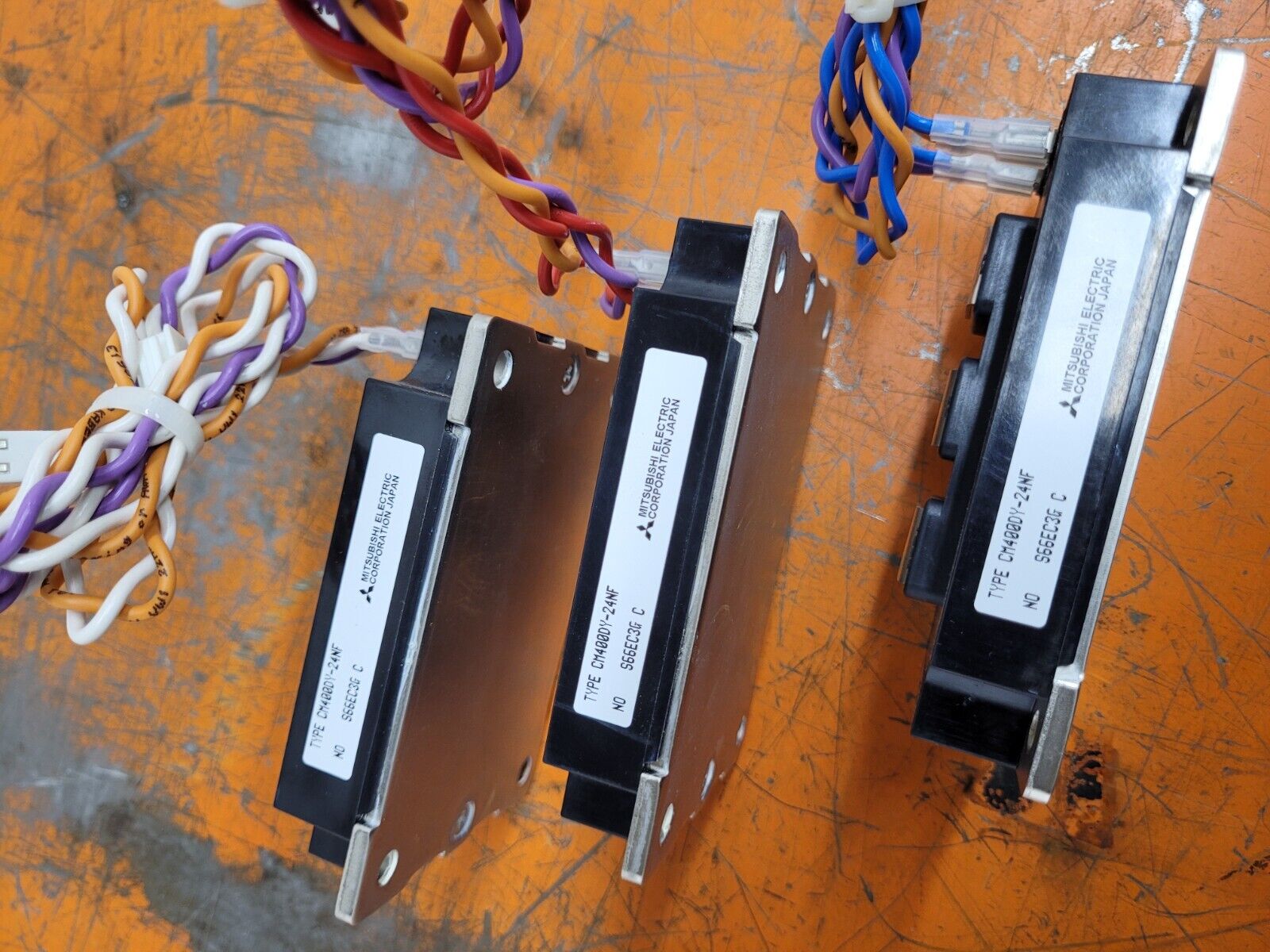 Lot CM400DY-24NF 400A/1200V IGBT MITSUBISHI Power Module Semikcron SKM400GB128D