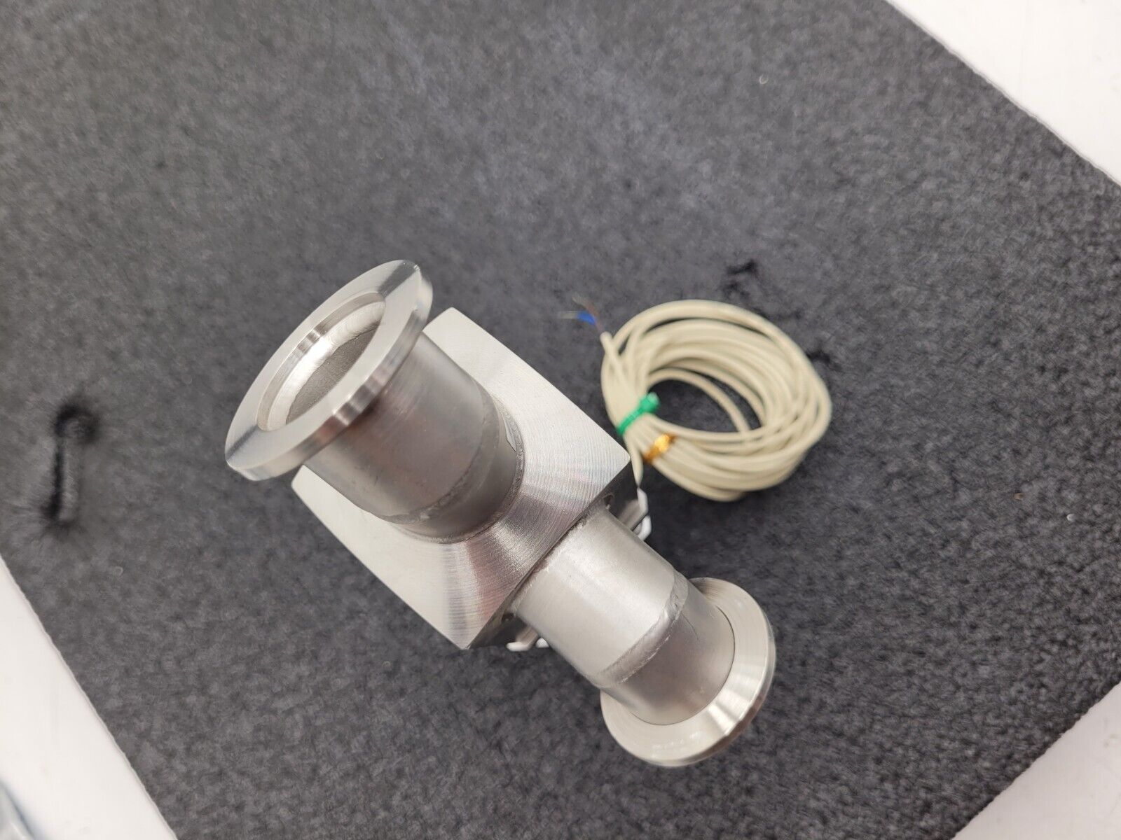 Kitz SCT IVB25CY-NWKL-84-W-(RS) KF25  High Vacuum Valve Air Open Spring Close