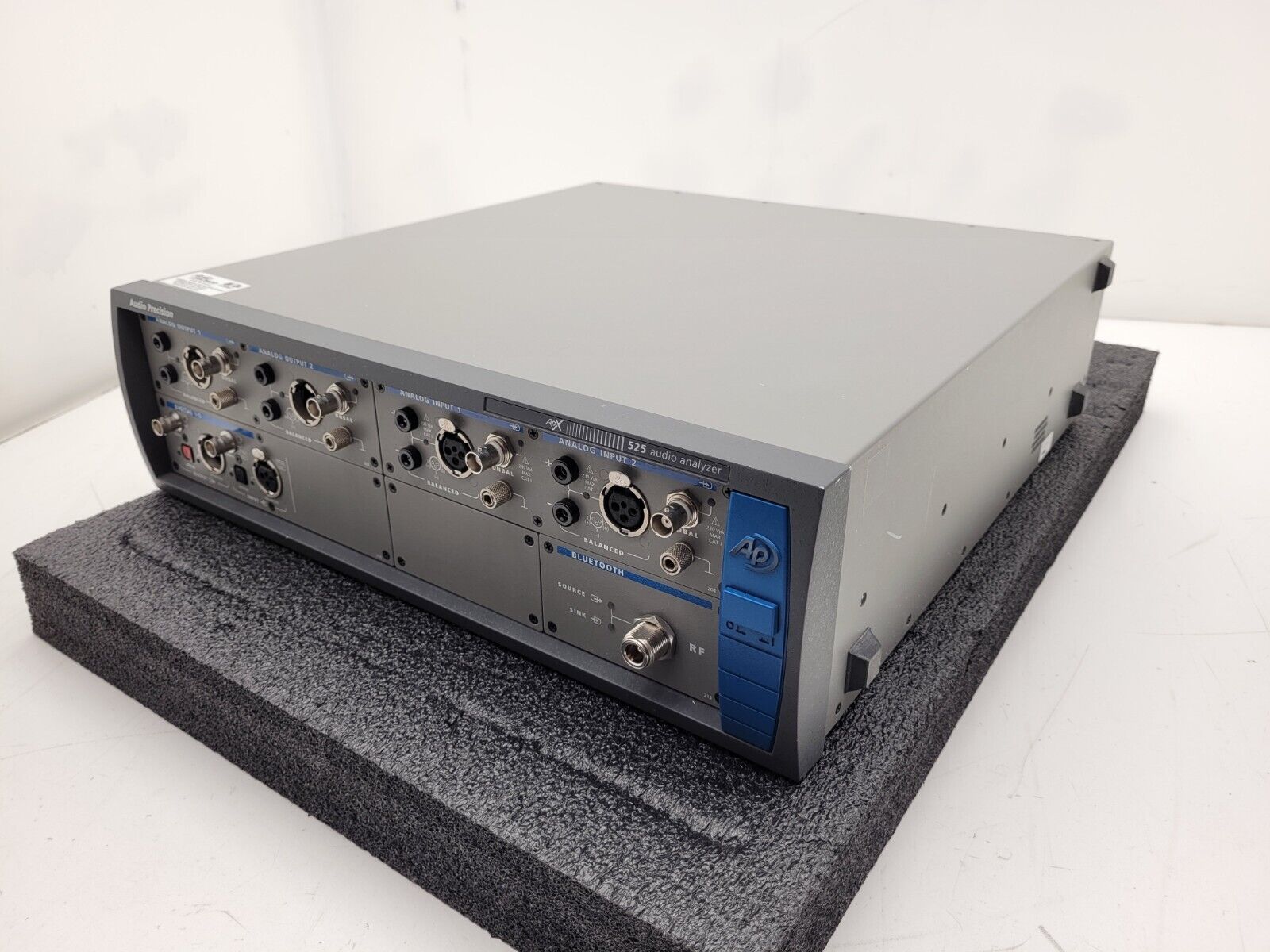 Audio Precision APX-525 Audio Analyzer Digital I/O Bluetooth and 2x Analog Input