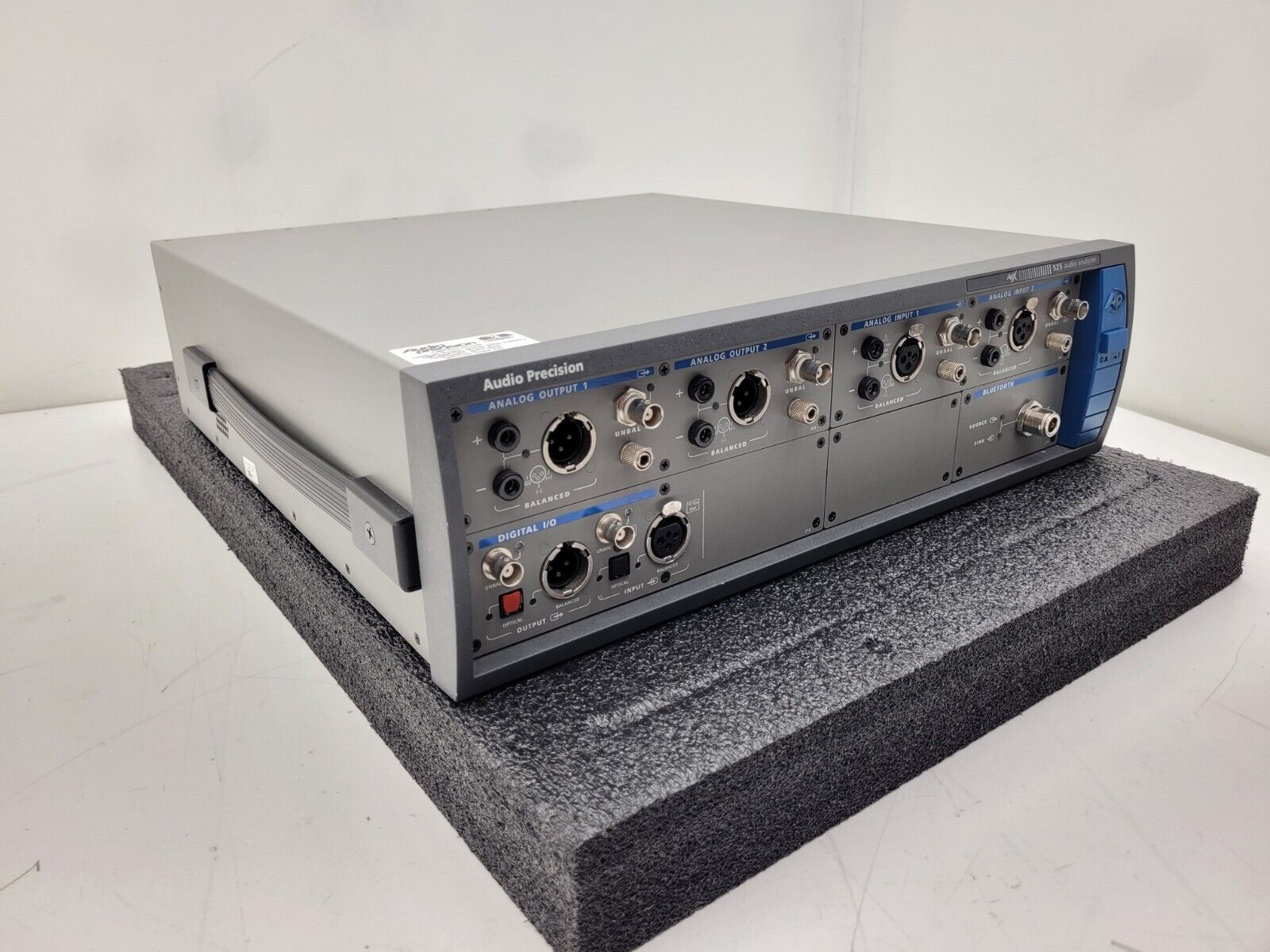 Audio Precision APX-525 Audio Analyzer Digital I/O Bluetooth and 2x Analog Input