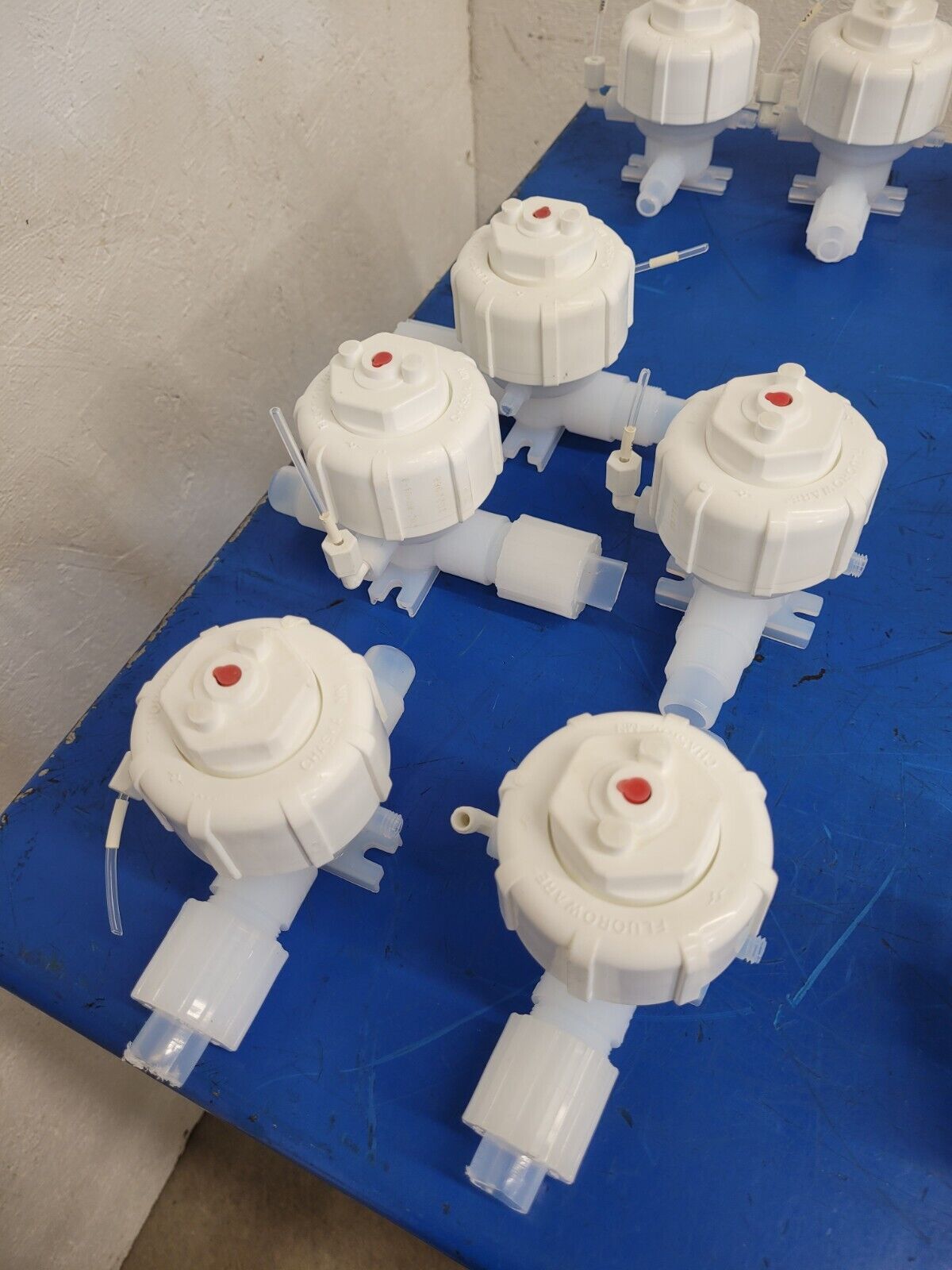 Lot of 25x Entegris Pnuematic Fluoroware Diaphragm Valve 1/2" Flaretek Fitting