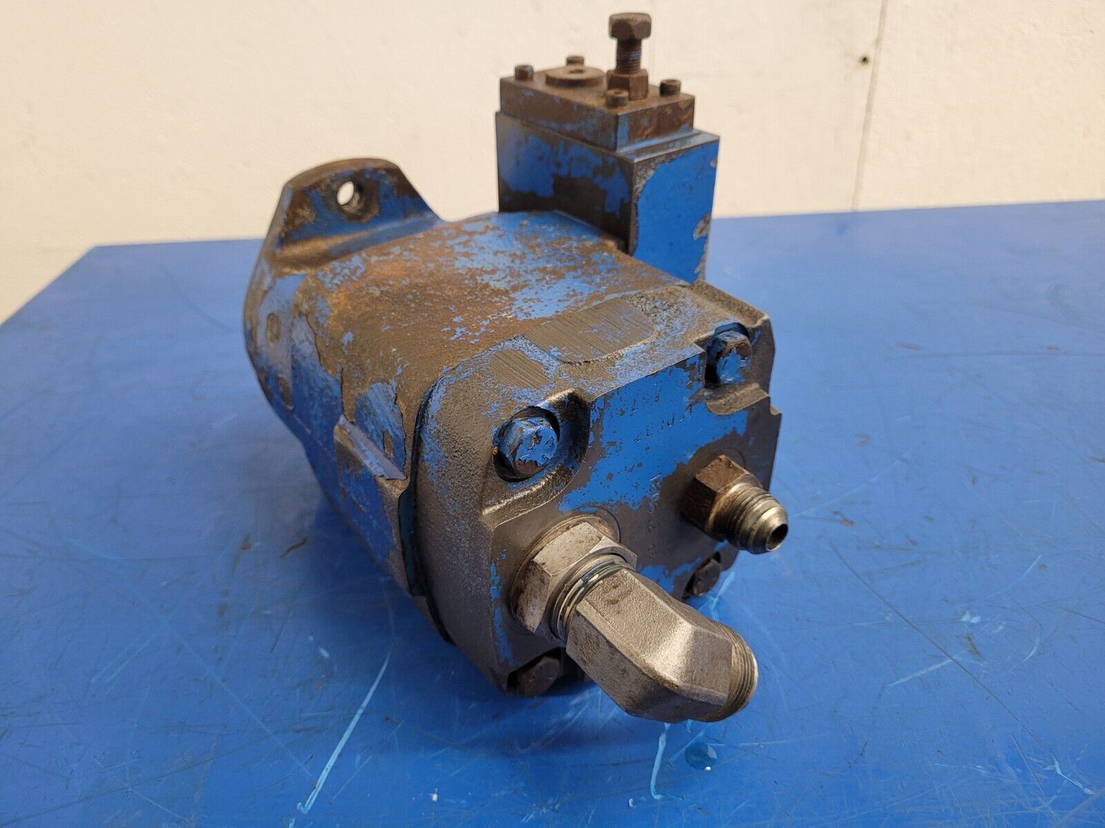 Oilgear PVWH-10-LSAS-CNNN Open Loop Variable Displacement Hydraulic Pump