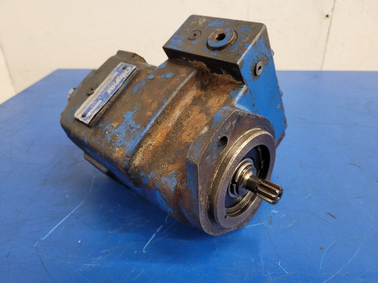 Oilgear PVWH-10-LSAS-CNNN Open Loop Variable Displacement Hydraulic Pump