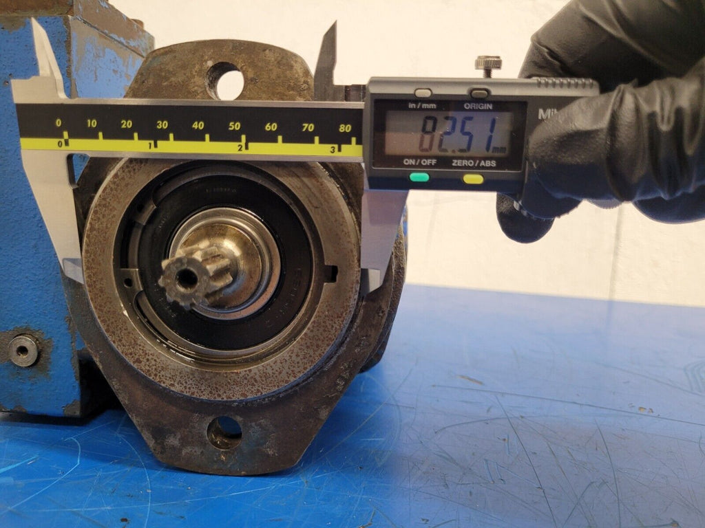 Oilgear PVWH-10-LSAS-CNNN Open Loop Variable Displacement Hydraulic Pump
