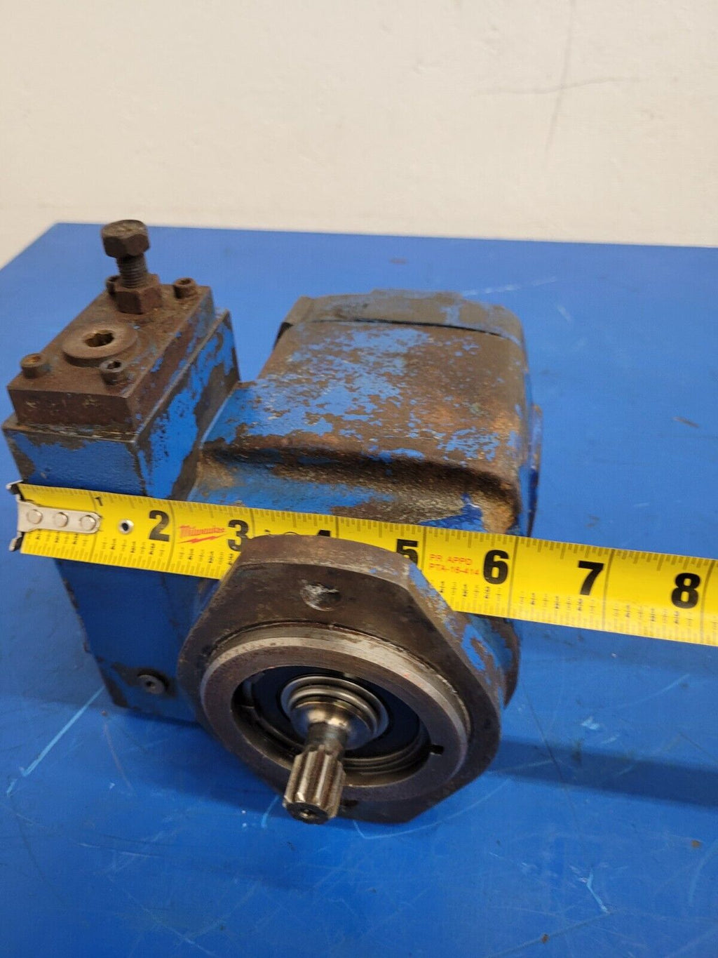 Oilgear PVWH-10-LSAS-CNNN Open Loop Variable Displacement Hydraulic Pump