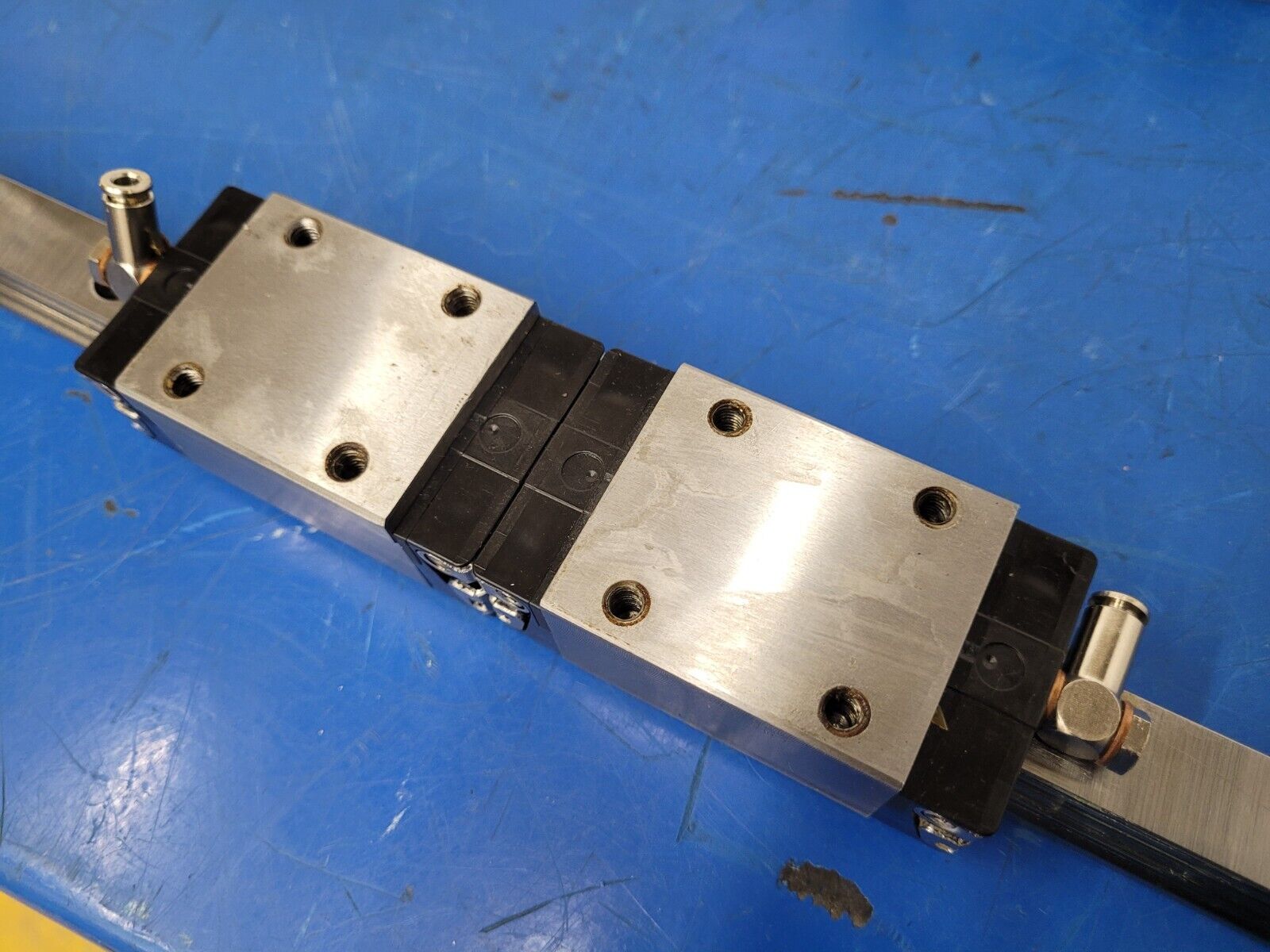 Bosch Rexroth 20mm Linear 7210 Rail Guide 2 Rails 4 Blocks 530mm R162121420