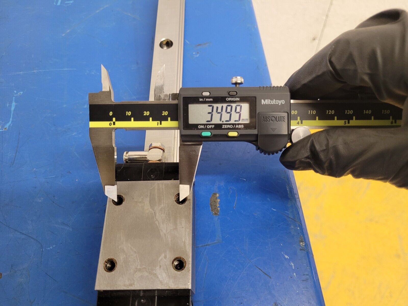 Bosch Rexroth 20mm Linear 7210 Rail Guide 2 Rails 4 Blocks 530mm R162121420