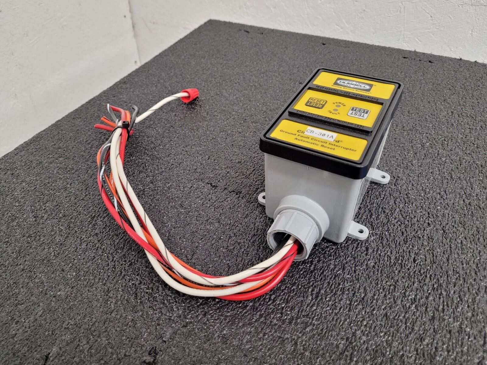 GFHW431 Hubbell GFCI Hard Wired 3 PH 120/208V 30A Yellow Used Working Pull