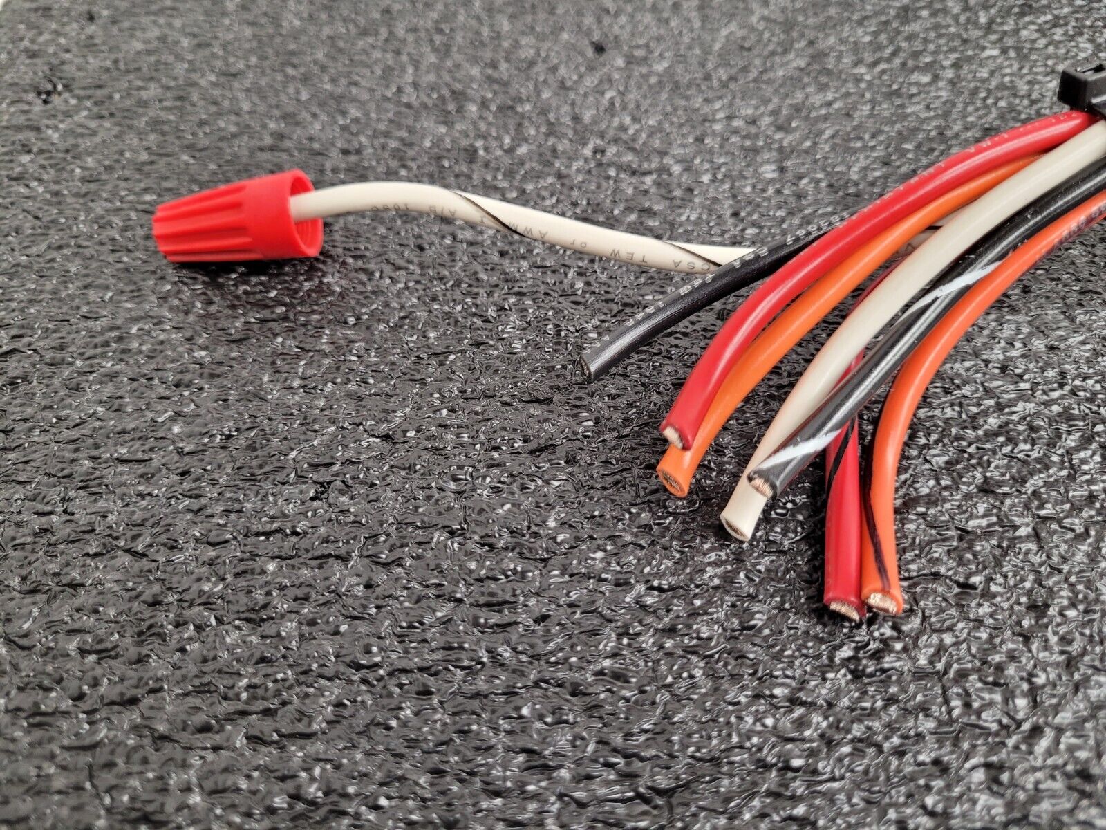 GFHW431 Hubbell GFCI Hard Wired 3 PH 120/208V 30A Yellow Used Working Pull