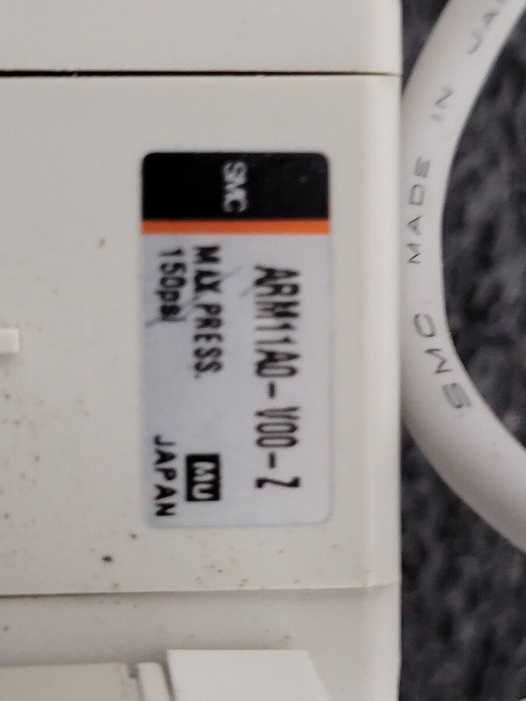 2x SMC DIN Rail Mount Pressure Regulator Blocks 6x regulators ARM11CB0-R00-A1Z