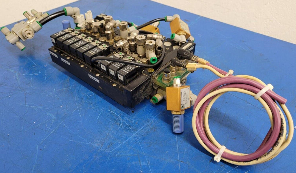 Pneumax Pneumatic Solenoid Manifold 2400.04.00 24VDC 145 PSI N338.ROE-8 Valves