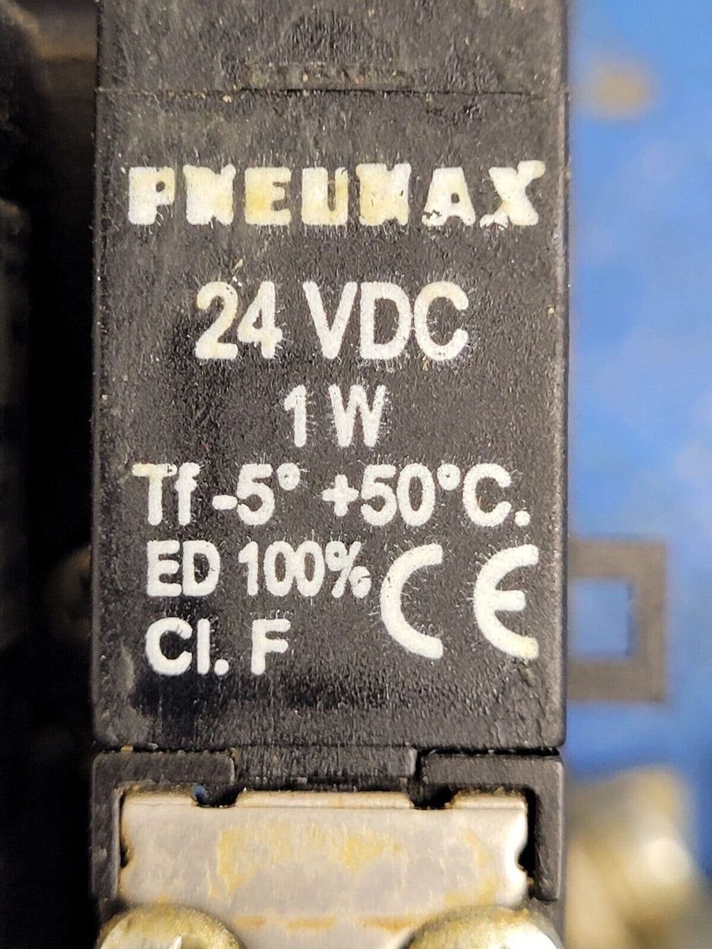 Pneumax Pneumatic Solenoid Manifold 2400.04.00 24VDC 145 PSI N338.ROE-8 Valves
