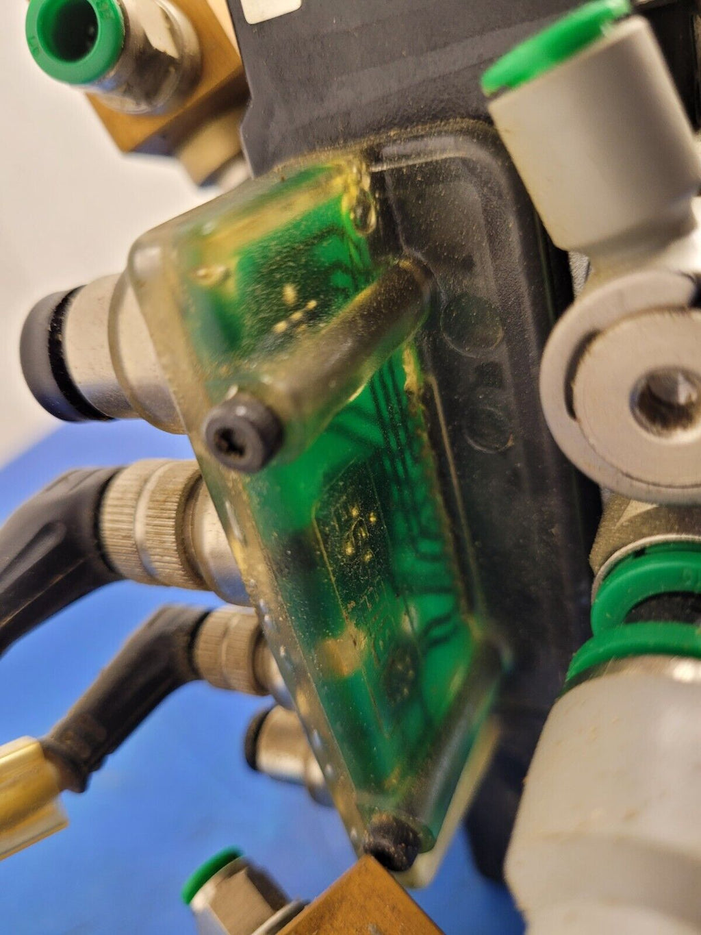 Pneumax Pneumatic Solenoid Manifold 2400.04.00 24VDC 145 PSI N338.ROE-8 Valves