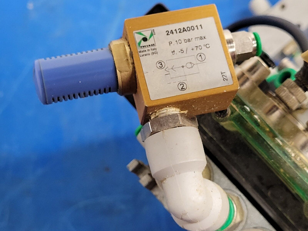 Pneumax Pneumatic Solenoid Manifold 2400.04.00 24VDC 145 PSI N338.ROE-8 Valves