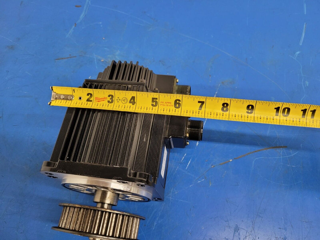 HAAS AC Servo Motor YASKAWA SGMG-09A2AB 2005 VF-2SS Working Pull Unit B