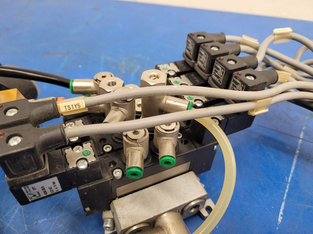 Pneumax Pneumatic Solenoid 4 Valve N338.ROE-8 Manifold 24VDC 145 PSI Unit C