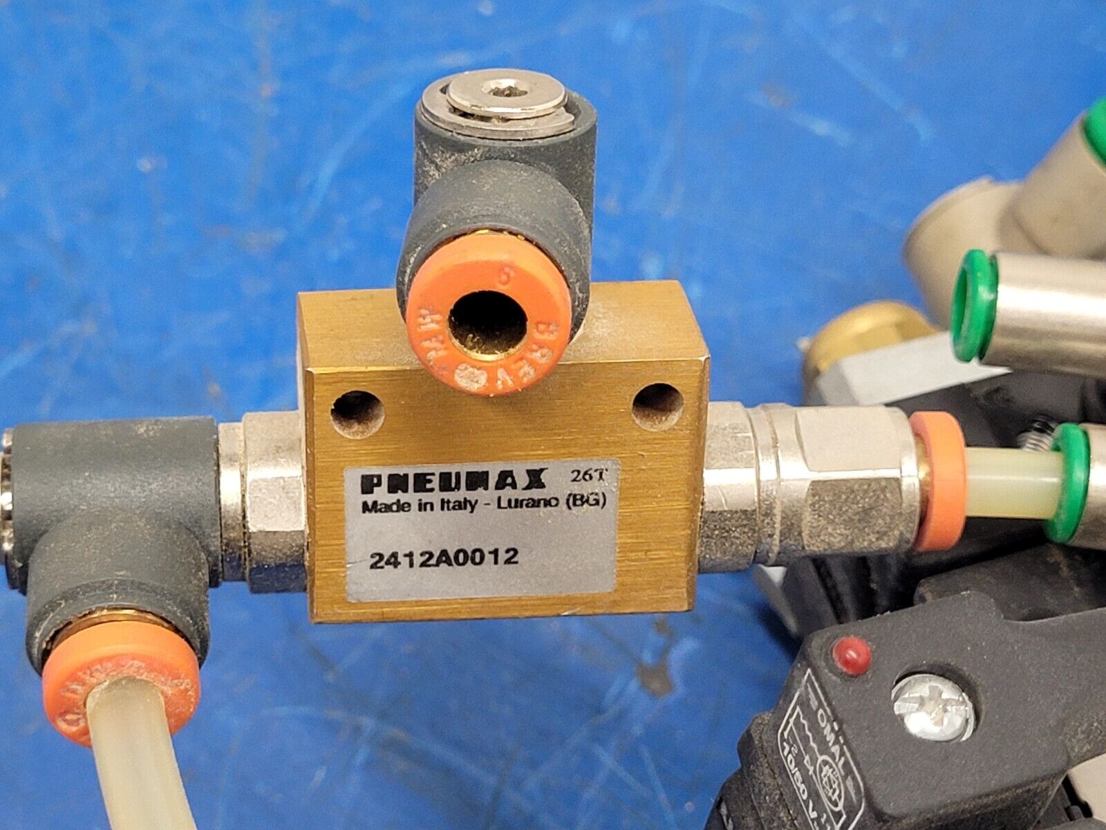 Pneumax Pneumatic Solenoid 4 Valve N338.ROE-8 Manifold 24VDC 145 PSI Unit C