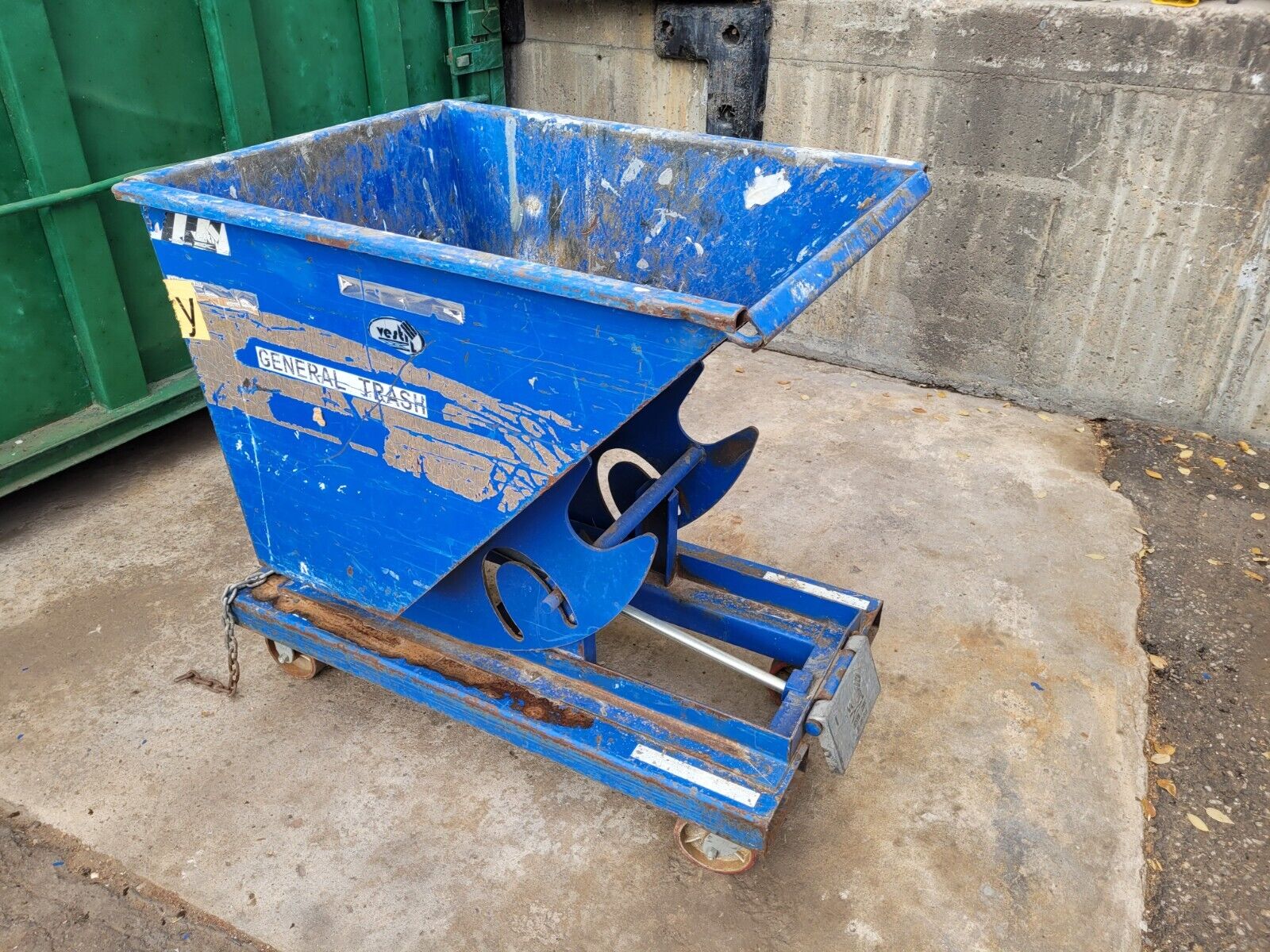 Vestil D-50-HD Forklift Dumping Hopper 1/2 Yard