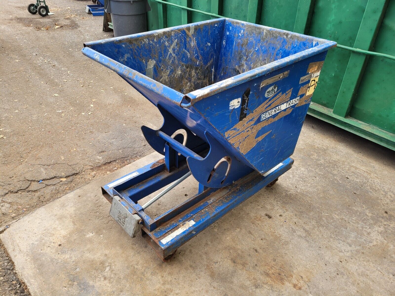 Vestil D-50-HD Forklift Dumping Hopper 1/2 Yard