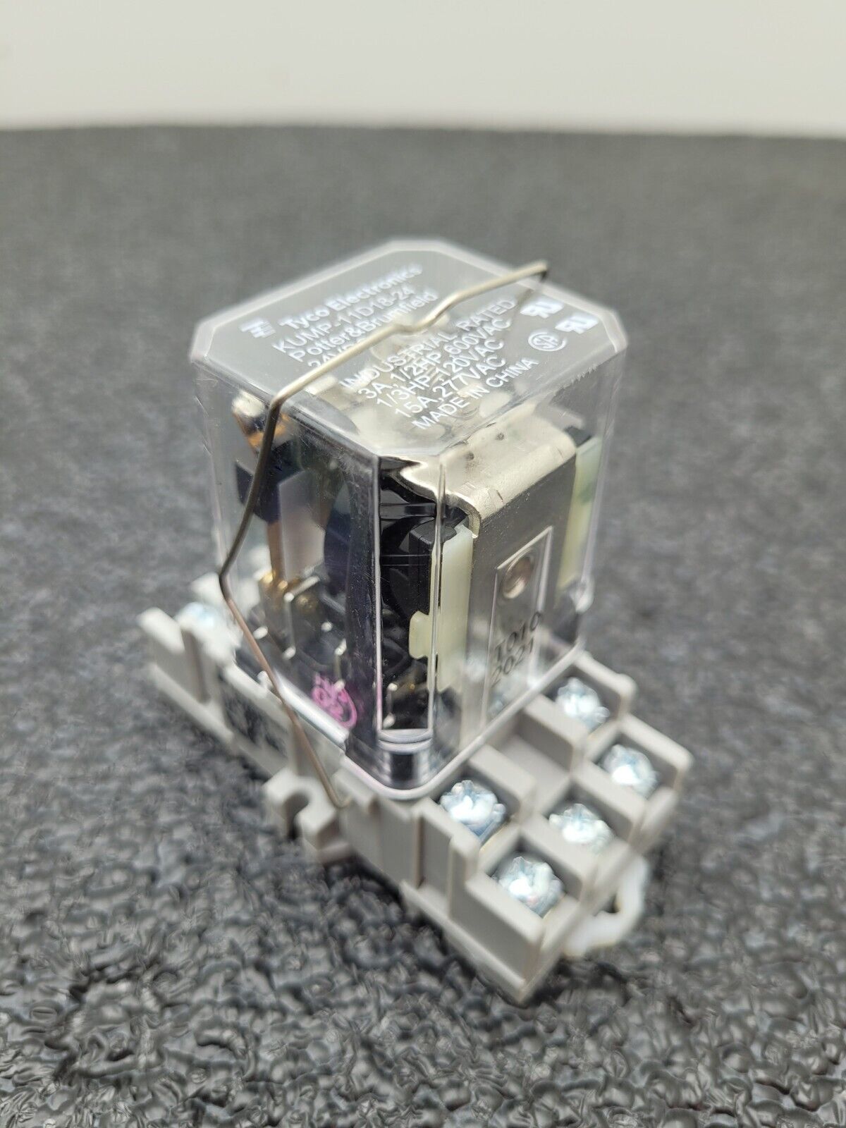 Tyco Potter & Brumfield KUMP-11D18-24 1/3HP 120VAC 15A 277VAC Relay + Base 24VDC
