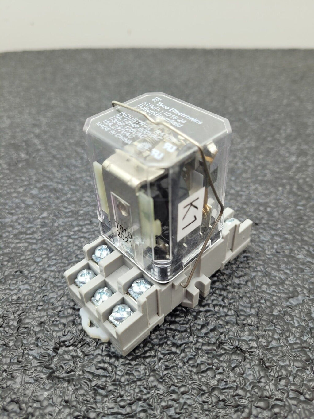 Tyco Potter & Brumfield KUMP-11D18-24 1/3HP 120VAC 15A 277VAC Relay + Base 24VDC