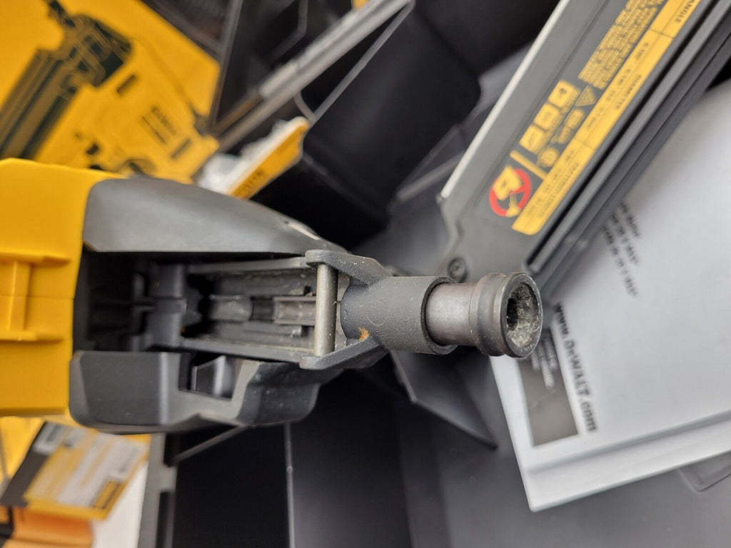 DEWALT DCN890P2 20V MAX XR 20-Volt Li-ion Cordless Concrete Nailer Used Once