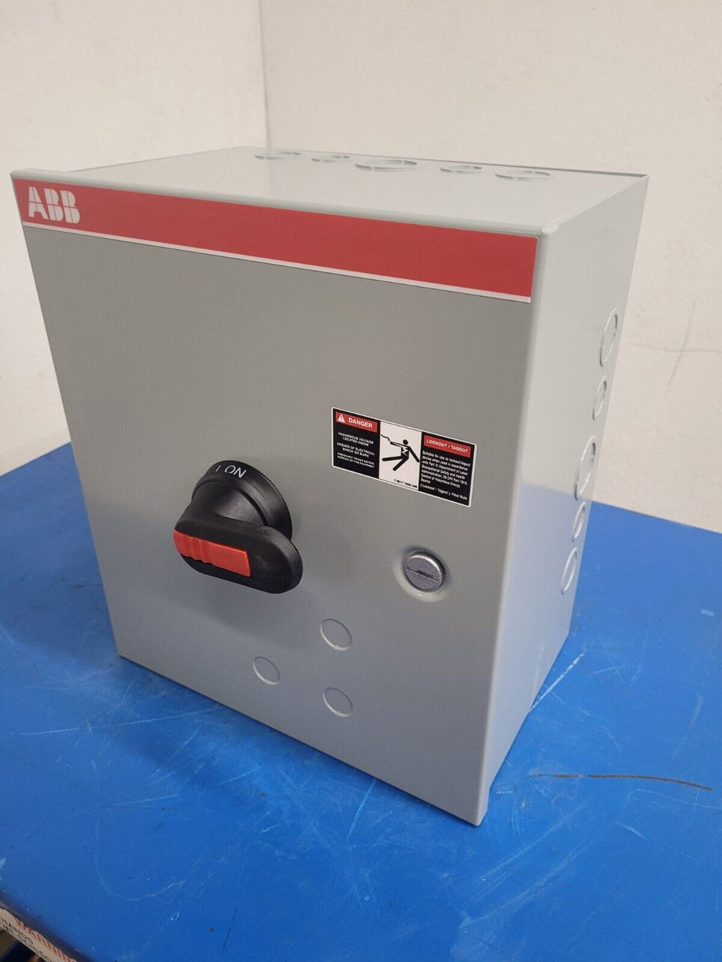 ABB FJ601-3PB6B Enclosed Disconnect Switch 3 Pole 60 Amp 600VAC NEW