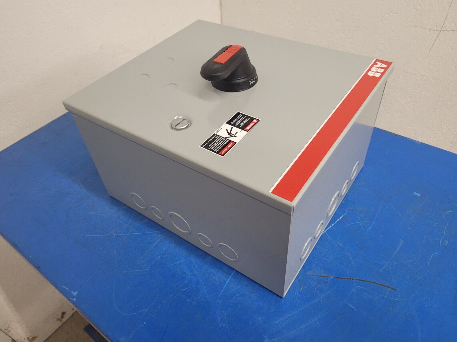 ABB FJ601-3PB6B Enclosed Disconnect Switch 3 Pole 60 Amp 600VAC NEW