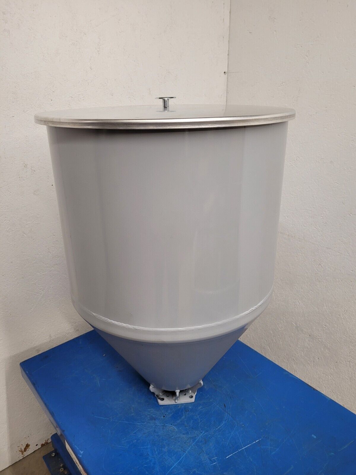 Injection Molding Plastic Pellet Funnel Hopper 20" Steel 5"x3" Mounting Holes