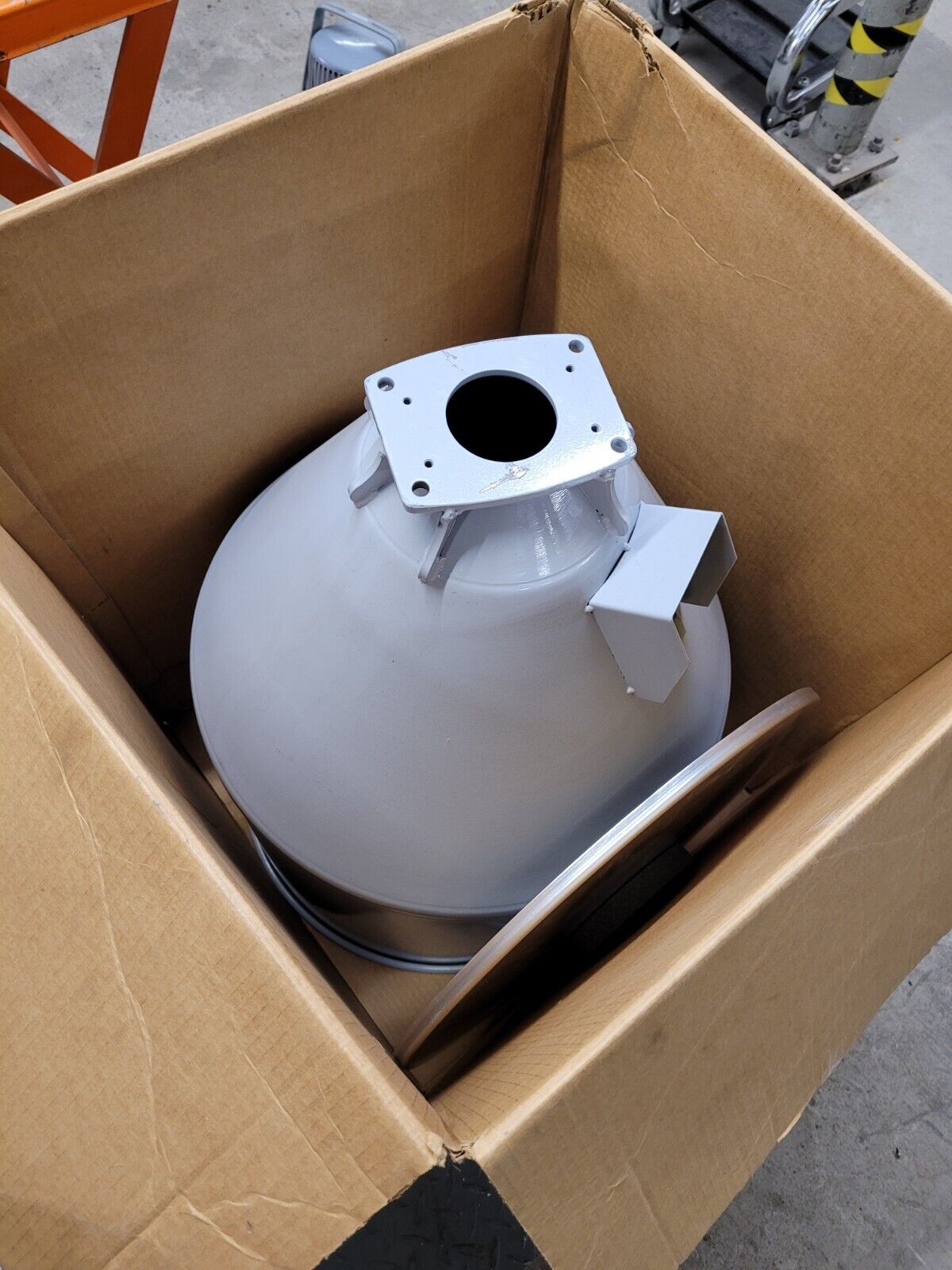 Injection Molding Plastic Pellet Funnel Hopper 20" Steel 5"x3" Mounting Holes