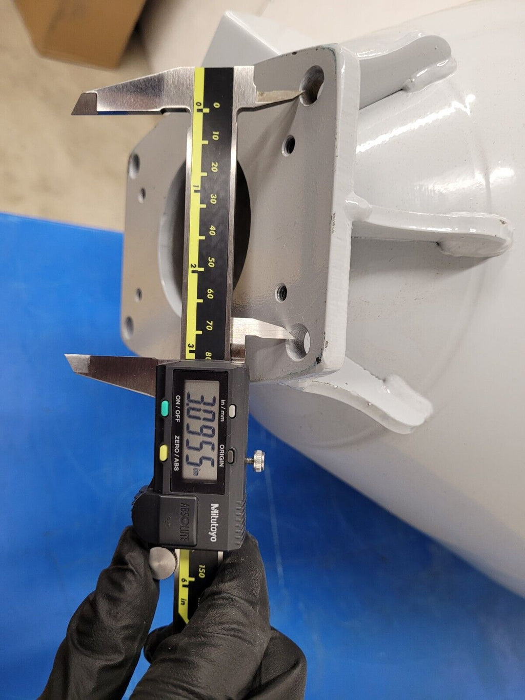 Injection Molding Plastic Pellet Funnel Hopper 20" Steel 5"x3" Mounting Holes