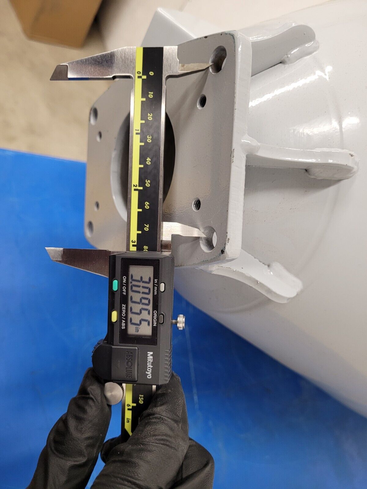 Injection Molding Plastic Pellet Funnel Hopper 20" Steel 5"x3" Mounting Holes