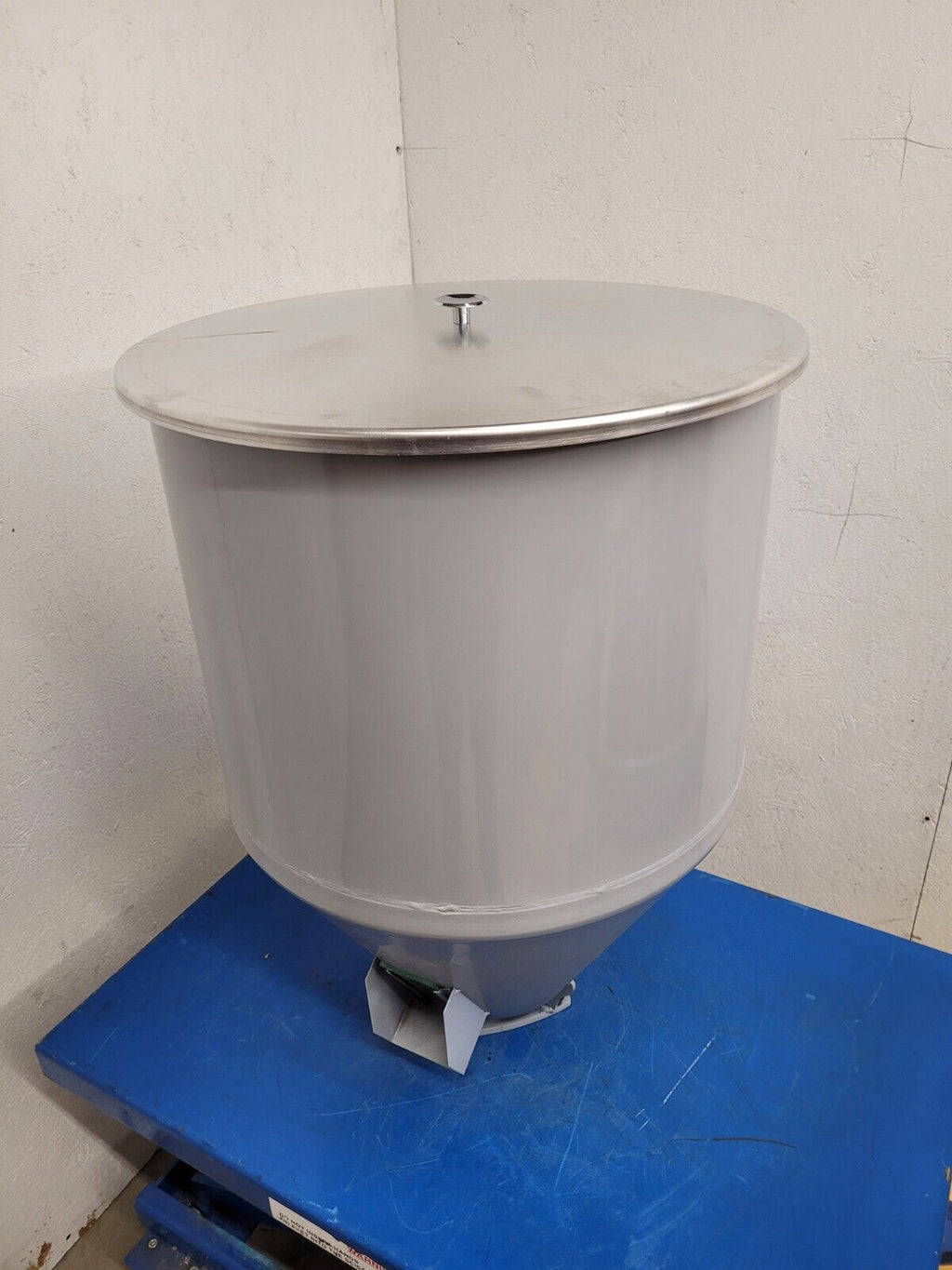 Injection Molding Plastic Pellet Funnel Hopper 20" Steel 5"x3" Mounting Holes