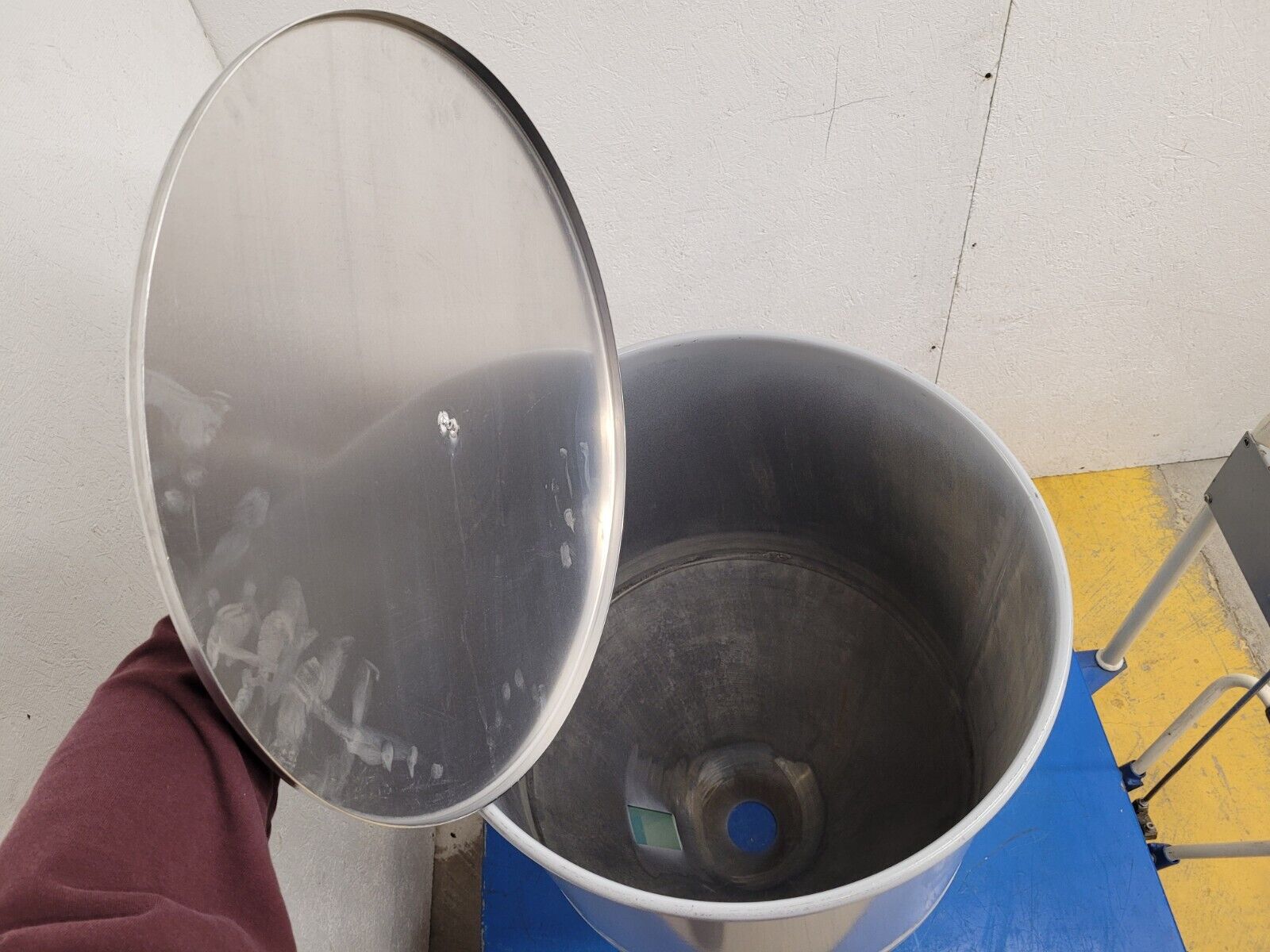 Injection Molding Plastic Pellet Funnel Hopper 20" Steel 5"x3" Mounting Holes