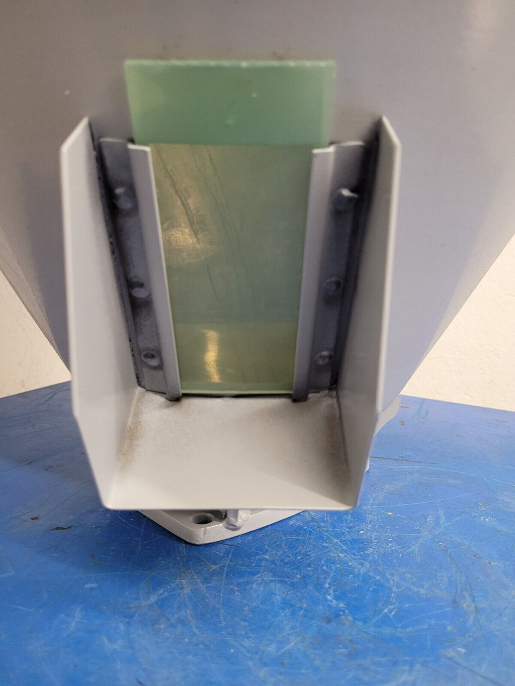 Injection Molding Plastic Pellet Funnel Hopper 20" Steel 5"x3" Mounting Holes