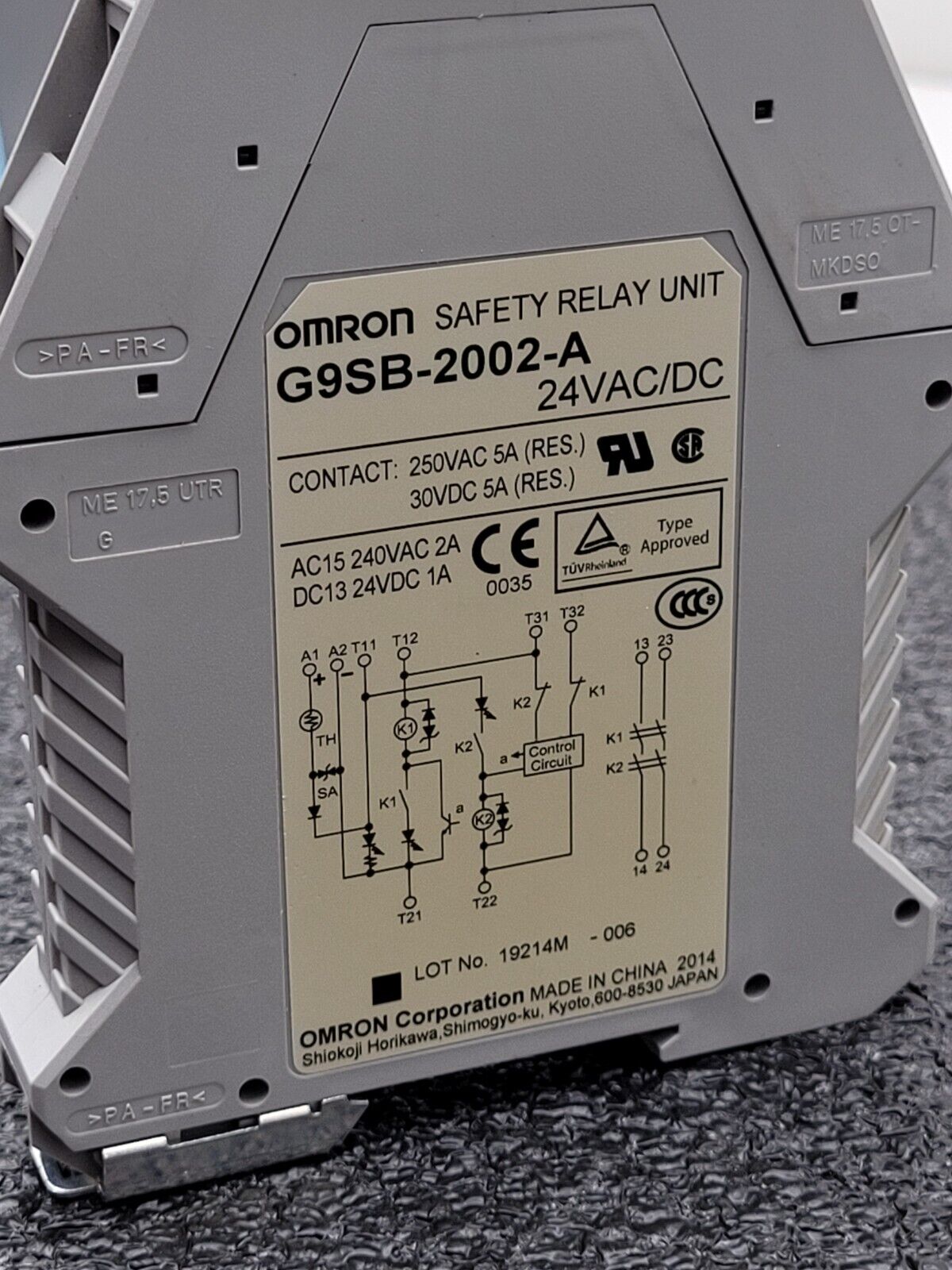 Omron G9SB-2002-A Safety Relay Unit 24 VAC / VDC DIN Rail Mount