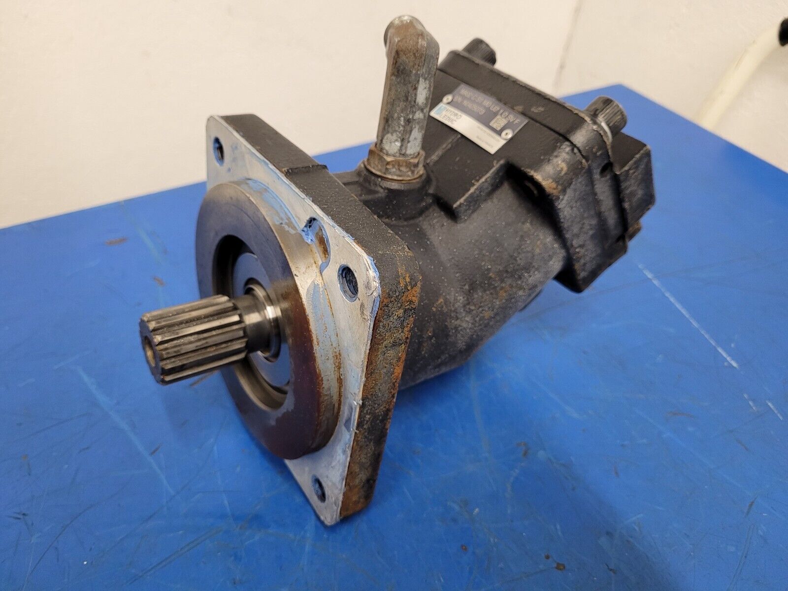 Hydro Leduc MA32 Bent Axis Hydraulic Motor SAE C 14T Splined J498b Rear Ports