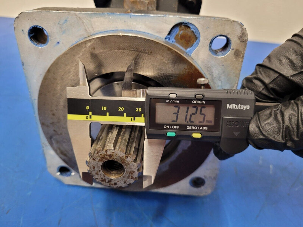 Hydro Leduc MA32 Bent Axis Hydraulic Motor SAE C 14T Splined J498b Rear Ports