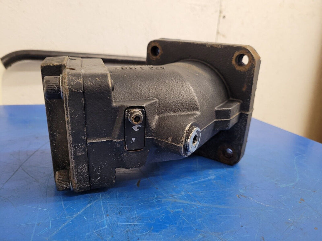Hydro Leduc MA32 Bent Axis Hydraulic Motor SAE C 14T Splined J498b Rear Ports