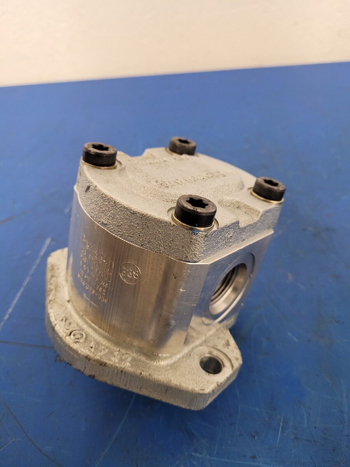 Bosch Rexroth 9 510 290 046 Hydraulic Gear Pump 12W19-7362