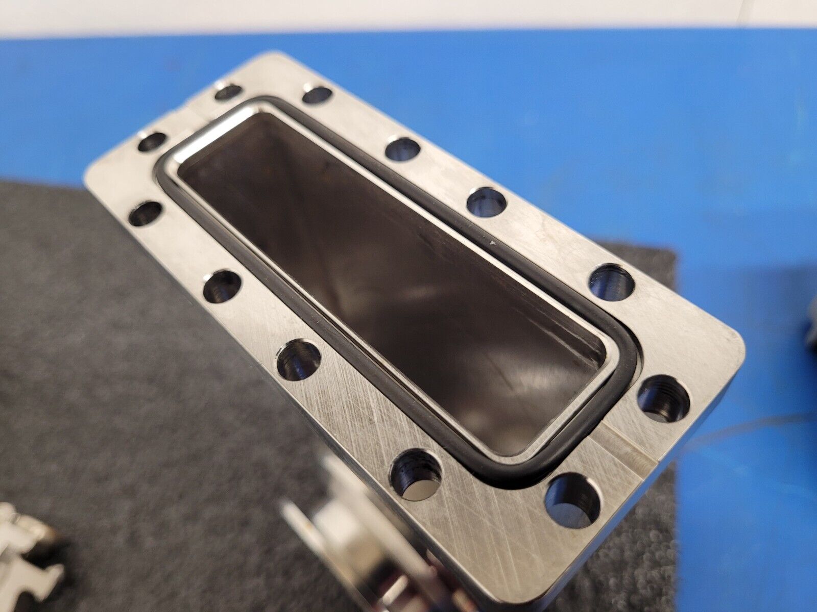 MDC KGV-2000V-P-01-07 2" KF-50 Solenoid Pneumatic High Vacuum Gate Valve Unit D