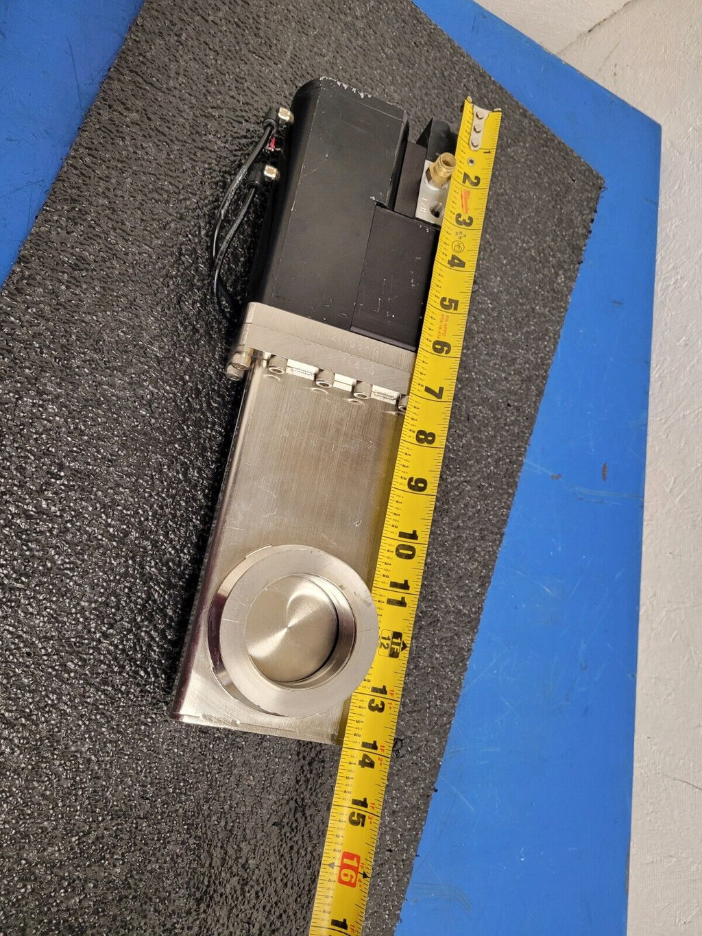 MDC KGV-2000V-P-01-07 2" KF-50 Solenoid Pneumatic High Vacuum Gate Valve Unit D