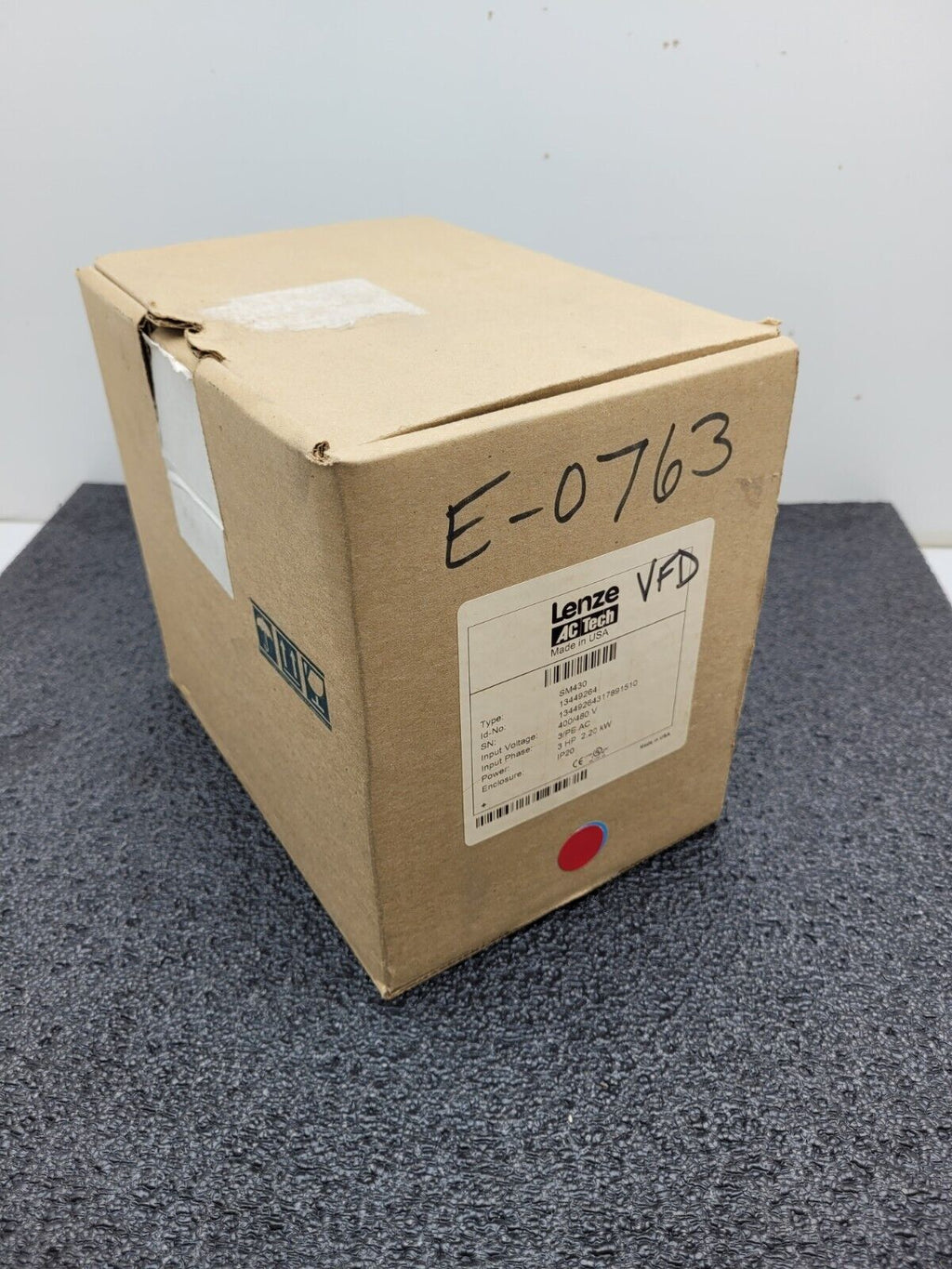 Lenze AC Tech SM430 13449264 3HP VFD 2.2kW 480V in 480V Out 3 Phase SCM Series