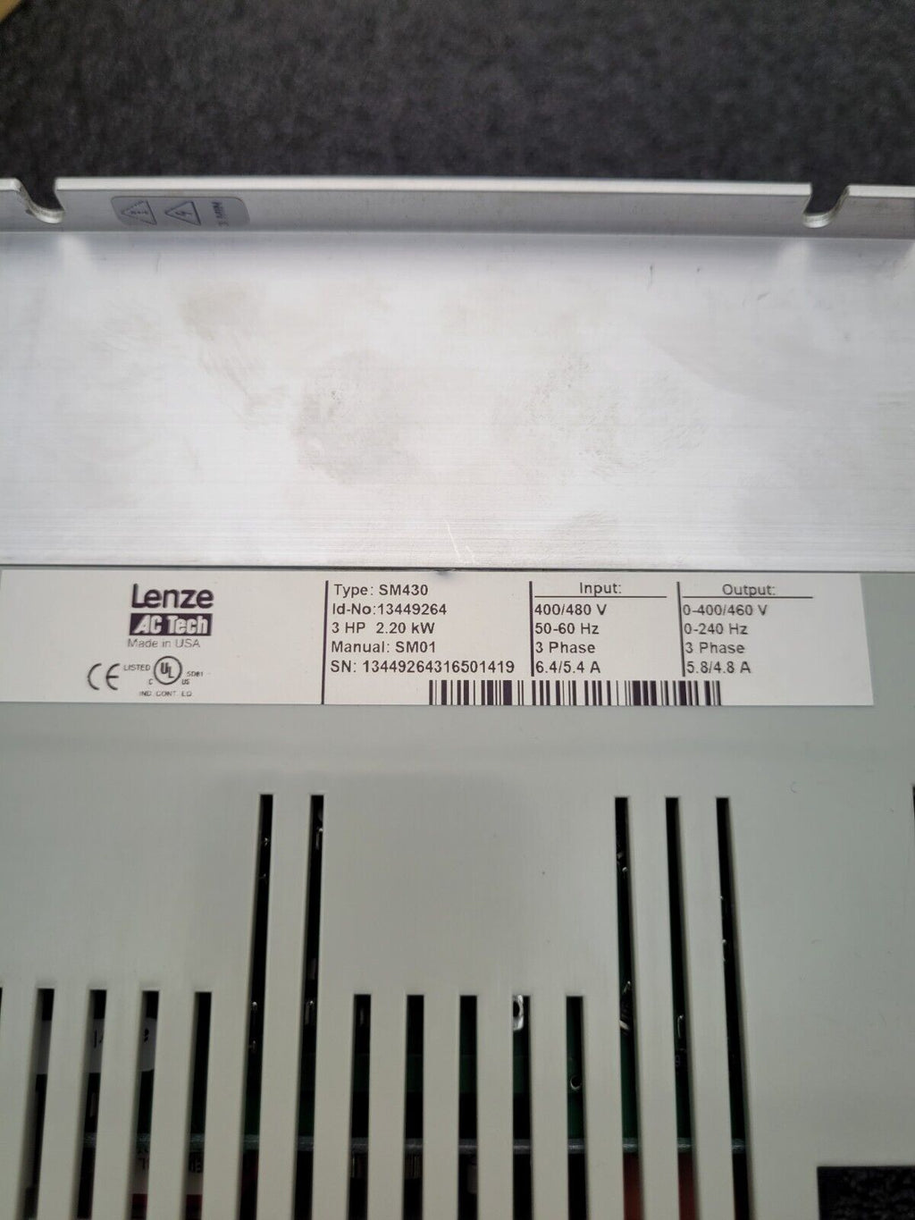 Lenze AC Tech SM430 13449264 3HP VFD 2.2kW 480V in 480V Out 3 Phase SCM Series