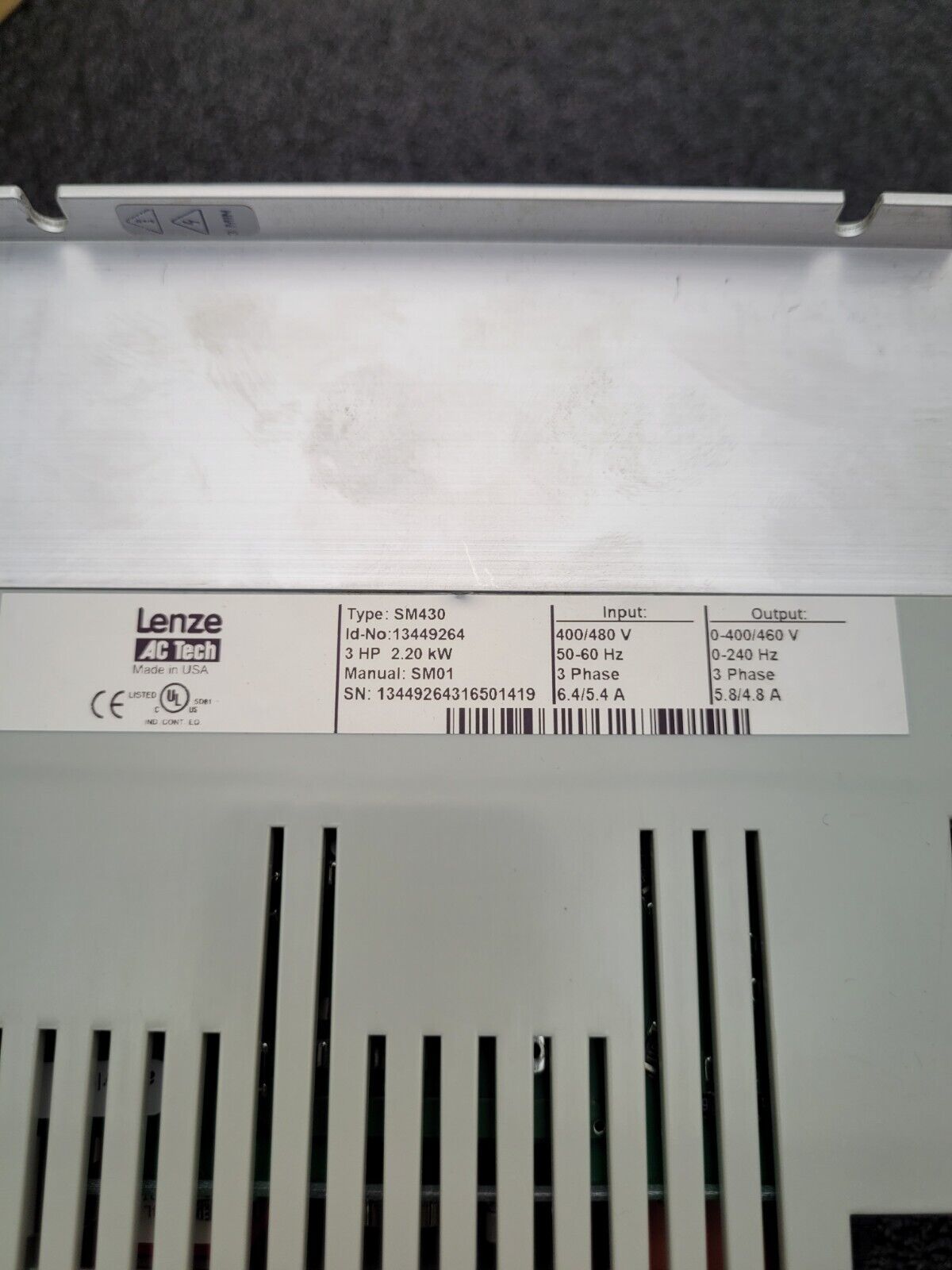 Lenze AC Tech SM430 13449264 3HP VFD 2.2kW 480V in 480V Out 3 Phase SCM Series