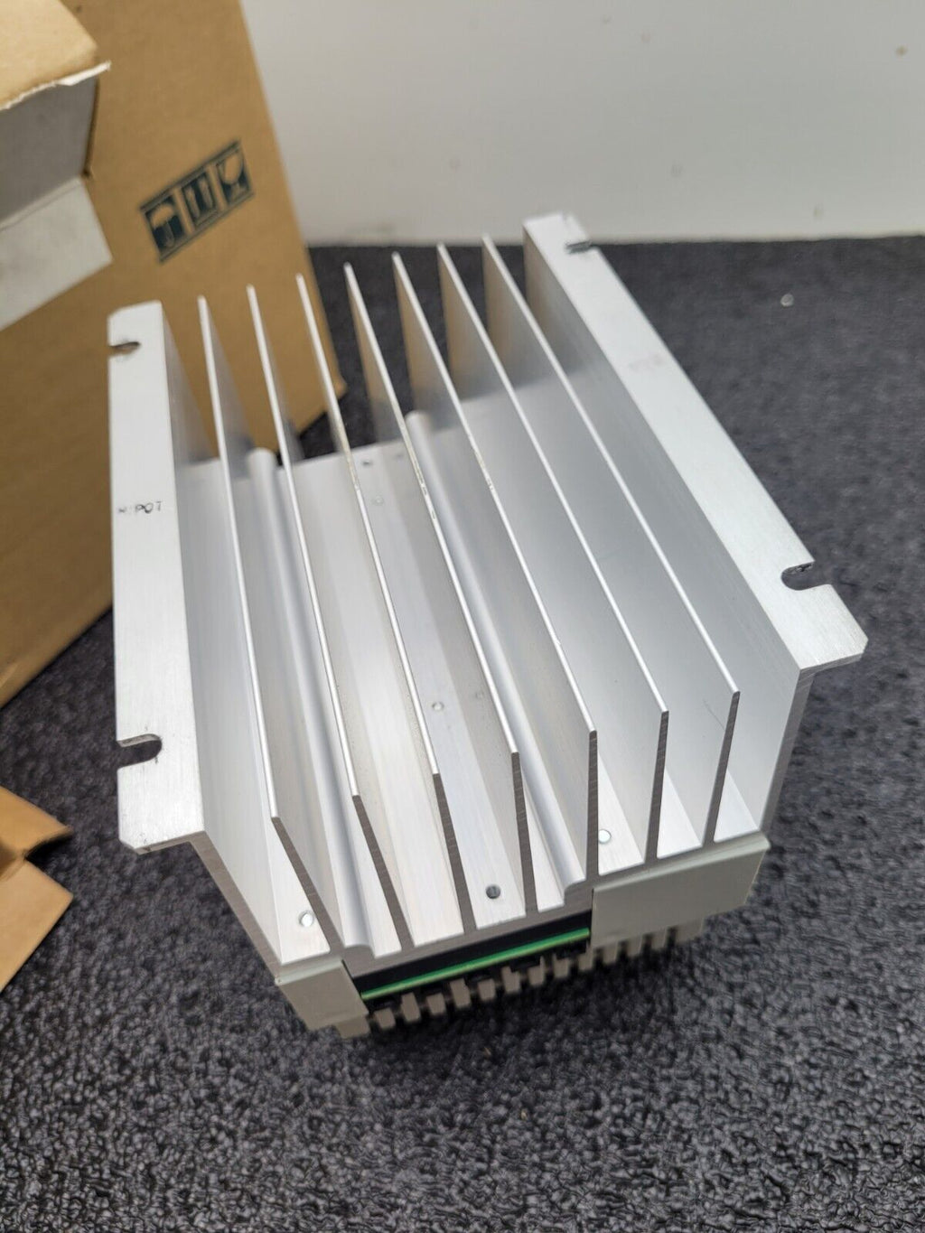 Lenze AC Tech SM430 13449264 3HP VFD 2.2kW 480V in 480V Out 3 Phase SCM Series